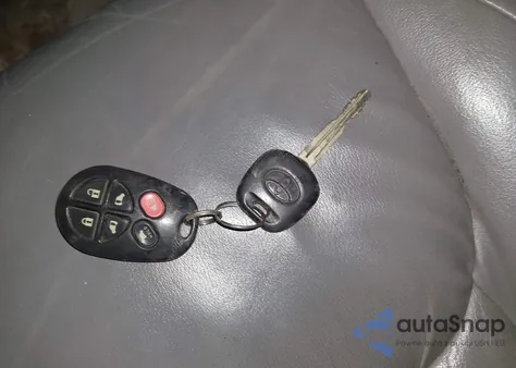 2006 Toyota Sienna Xle z USA, uszkodzony, nr VIN 5TDBA22C36S062930